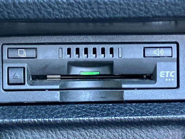 ヴォクシー ZSキラメキ2 社外 10インチ SDナビ/フリップダウンモニター 社外 12.8インチ/衝突安全装置/両側電動スライドドア/車線逸脱防止支援システム/ヘッドランプ LED/Bluetooth接続/ETC(24枚目)