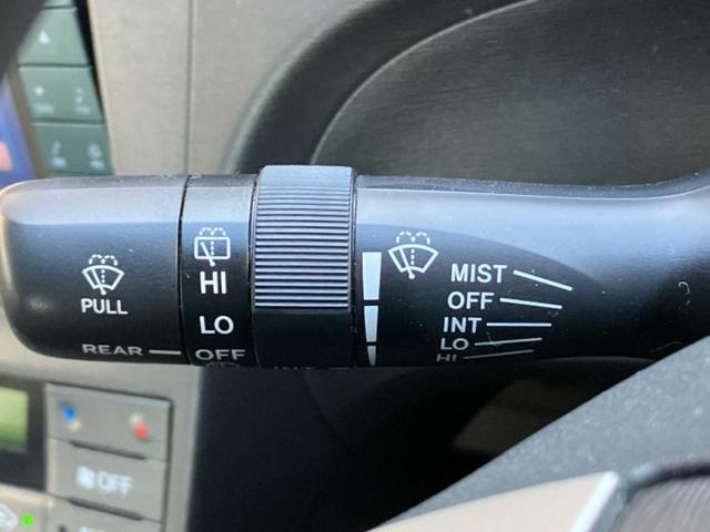 プリウス S 純正 SDナビ/パーキングアシスト バックガイド/ヘッドランプ LED/Bluetooth接続/ETC/EBD付ABS/横滑り防止装置/アイドリングストップ/フルセグTV/DVD LEDヘッドランプ(17枚目)