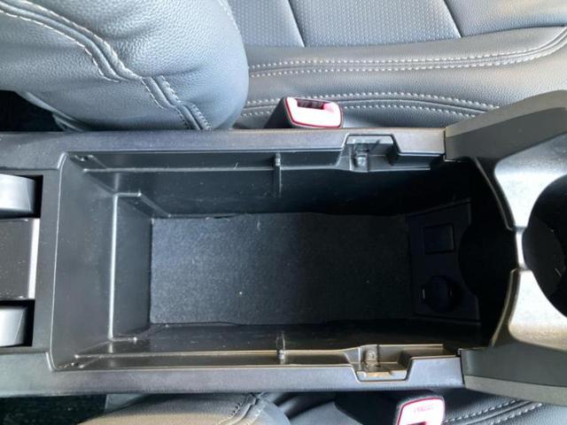 プリウス S 純正 SDナビ/パーキングアシスト バックガイド/ヘッドランプ LED/Bluetooth接続/ETC/EBD付ABS/横滑り防止装置/アイドリングストップ/フルセグTV/DVD LEDヘッドランプ(30枚目)