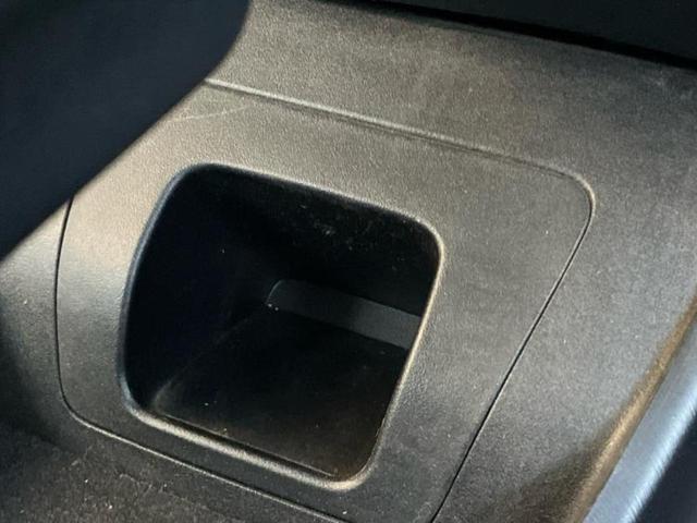 プリウス S 純正 SDナビ/パーキングアシスト バックガイド/ヘッドランプ LED/Bluetooth接続/ETC/EBD付ABS/横滑り防止装置/アイドリングストップ/フルセグTV/DVD LEDヘッドランプ(37枚目)