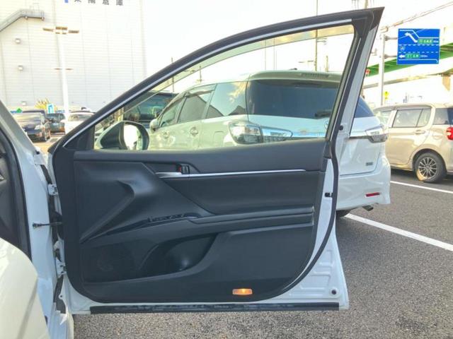 カムリ Ｇ　サンルーフ／純正エアロ／保証書／純正　９インチ　ＳＤナビ／衝突安全装置／車線逸脱防止支援システム／パーキングアシスト　バックガイド／ヘッドランプ　ＬＥＤ／Ｂｌｕｅｔｏｏｔｈ接続／ＥＴＣ　フルエアロ（4枚目）