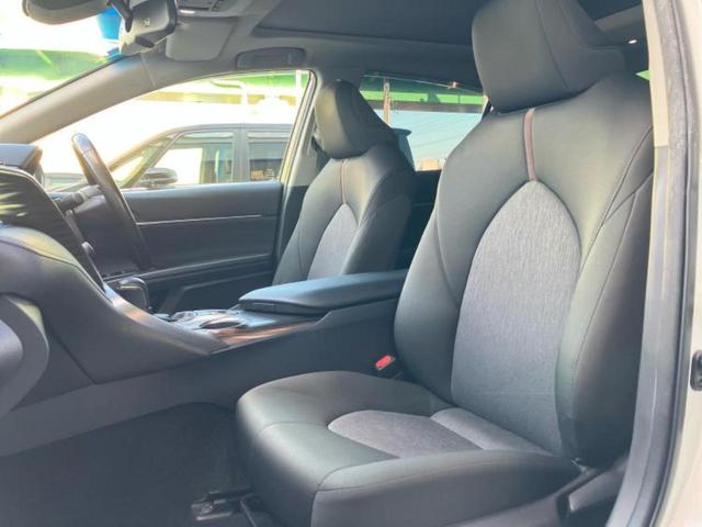 カムリ Ｇ　サンルーフ／純正エアロ／保証書／純正　９インチ　ＳＤナビ／衝突安全装置／車線逸脱防止支援システム／パーキングアシスト　バックガイド／ヘッドランプ　ＬＥＤ／Ｂｌｕｅｔｏｏｔｈ接続／ＥＴＣ　フルエアロ（21枚目）