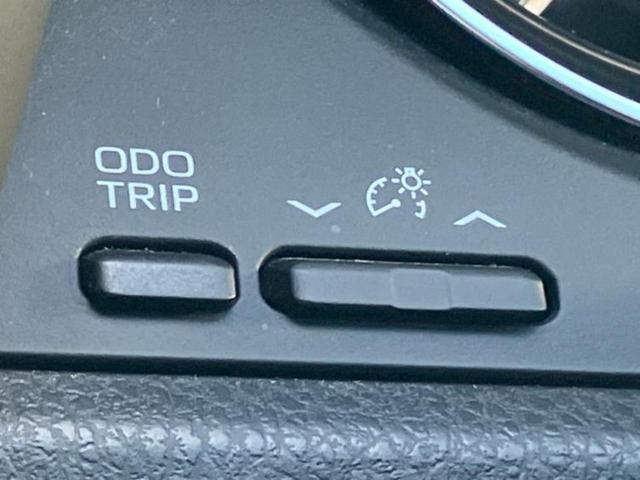 カムリ Ｇ　サンルーフ／純正エアロ／保証書／純正　９インチ　ＳＤナビ／衝突安全装置／車線逸脱防止支援システム／パーキングアシスト　バックガイド／ヘッドランプ　ＬＥＤ／Ｂｌｕｅｔｏｏｔｈ接続／ＥＴＣ　フルエアロ（27枚目）