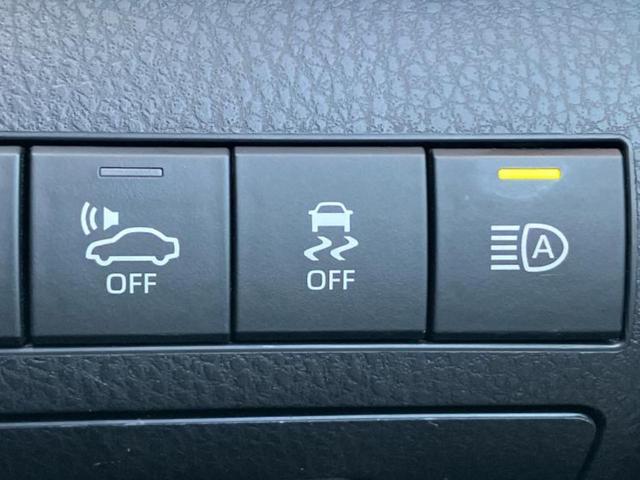 カムリ Ｇ　サンルーフ／純正エアロ／保証書／純正　９インチ　ＳＤナビ／衝突安全装置／車線逸脱防止支援システム／パーキングアシスト　バックガイド／ヘッドランプ　ＬＥＤ／Ｂｌｕｅｔｏｏｔｈ接続／ＥＴＣ　フルエアロ（33枚目）