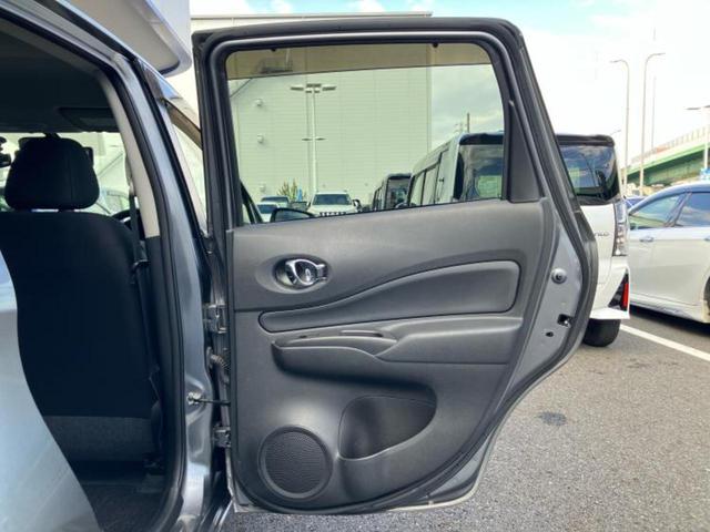 ノート Ｘ　新品タイヤ／純正　ＳＤナビ／インテリジェントルームミラー／エマージェンシーブレーキ／アラウンドビューモニター／車線逸脱防止支援システム／Ｂｌｕｅｔｏｏｔｈ接続／ＥＴＣ／ＥＢＤ付ＡＢＳ　全周囲カメラ（5枚目）