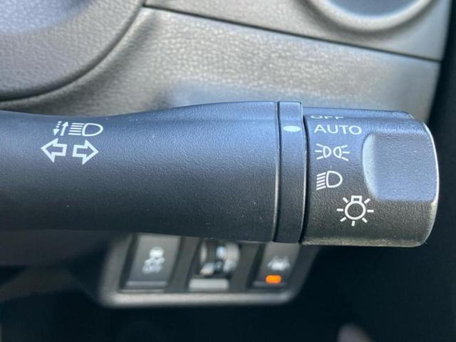 ノート Ｘ　新品タイヤ／純正　ＳＤナビ／インテリジェントルームミラー／エマージェンシーブレーキ／アラウンドビューモニター／車線逸脱防止支援システム／Ｂｌｕｅｔｏｏｔｈ接続／ＥＴＣ／ＥＢＤ付ＡＢＳ　全周囲カメラ（16枚目）