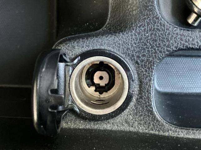 ノート Ｘ　新品タイヤ／純正　ＳＤナビ／インテリジェントルームミラー／エマージェンシーブレーキ／アラウンドビューモニター／車線逸脱防止支援システム／Ｂｌｕｅｔｏｏｔｈ接続／ＥＴＣ／ＥＢＤ付ＡＢＳ　全周囲カメラ（32枚目）