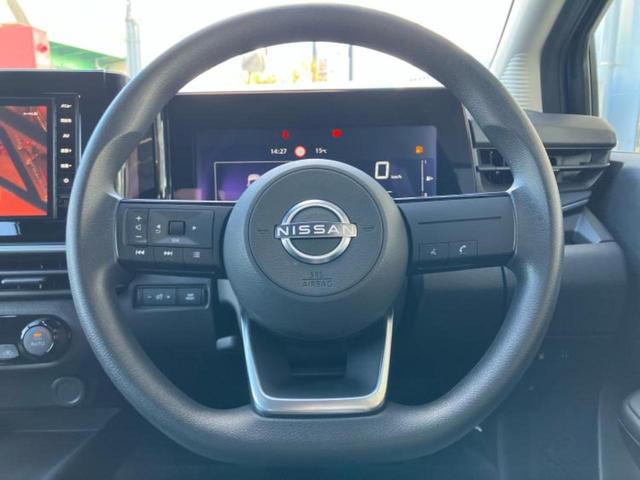 ノート Ｘ　純正　９インチ　メモリーナビ／インテリジェントルームミラー／エマージェンシーブレーキ／アラウンドビューモニター／車線逸脱防止支援システム／ドライブレコーダー　純正／ヘッドランプ　ＬＥＤ　全周囲カメラ（15枚目）