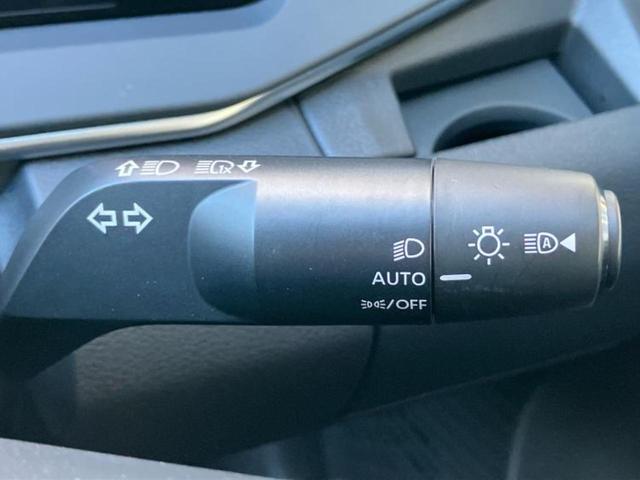 ノート Ｘ　純正　９インチ　メモリーナビ／インテリジェントルームミラー／エマージェンシーブレーキ／アラウンドビューモニター／車線逸脱防止支援システム／ドライブレコーダー　純正／ヘッドランプ　ＬＥＤ　全周囲カメラ（16枚目）