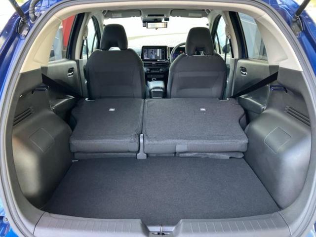 ノート Ｘ　純正　９インチ　メモリーナビ／インテリジェントルームミラー／エマージェンシーブレーキ／アラウンドビューモニター／車線逸脱防止支援システム／ドライブレコーダー　純正／ヘッドランプ　ＬＥＤ　全周囲カメラ（19枚目）