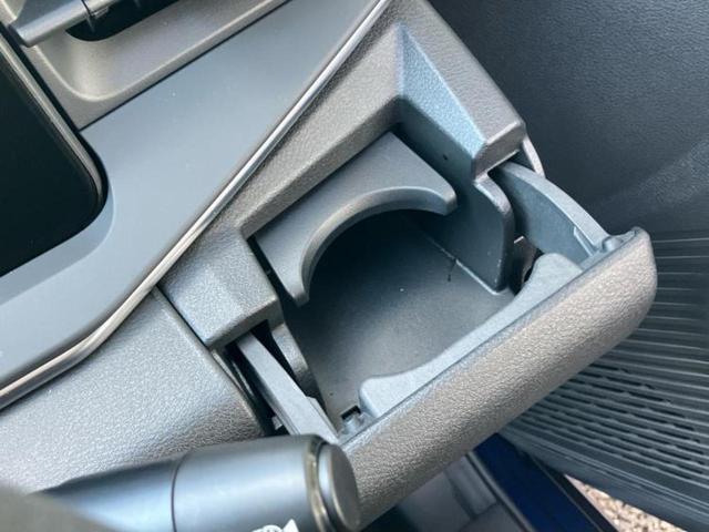 ノート Ｘ　純正　９インチ　メモリーナビ／インテリジェントルームミラー／エマージェンシーブレーキ／アラウンドビューモニター／車線逸脱防止支援システム／ドライブレコーダー　純正／ヘッドランプ　ＬＥＤ　全周囲カメラ（39枚目）