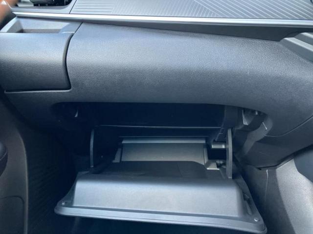 ノート Ｘ　純正　９インチ　メモリーナビ／インテリジェントルームミラー／エマージェンシーブレーキ／アラウンドビューモニター／車線逸脱防止支援システム／ドライブレコーダー　純正／ヘッドランプ　ＬＥＤ　全周囲カメラ（47枚目）