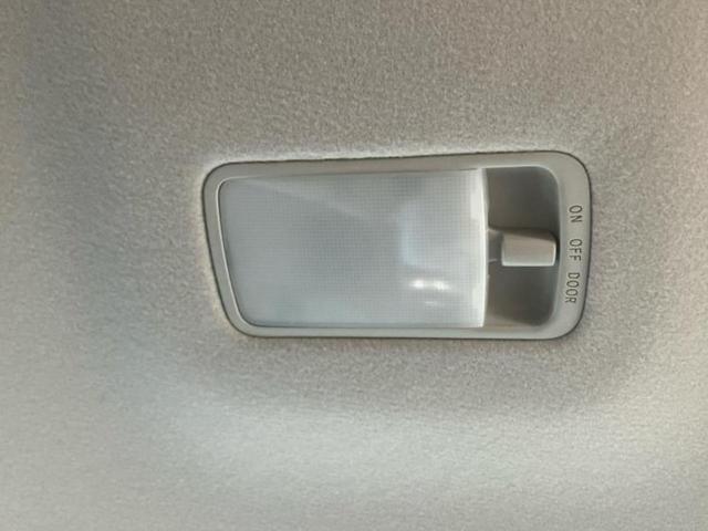 ノート Ｘ　純正　９インチ　メモリーナビ／インテリジェントルームミラー／エマージェンシーブレーキ／アラウンドビューモニター／車線逸脱防止支援システム／ドライブレコーダー　純正／ヘッドランプ　ＬＥＤ　全周囲カメラ（51枚目）