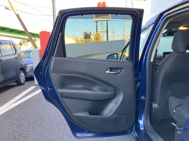 ノート Ｘ　純正　９インチ　ＳＤナビ／インテリジェントルームミラー／衝突安全装置／アラウンドビューモニター／車線逸脱防止支援システム／ドライブレコーダー　純正／ヘッドランプ　ＬＥＤ／Ｂｌｕｅｔｏｏｔｈ接続　ＥＴＣ（7枚目）