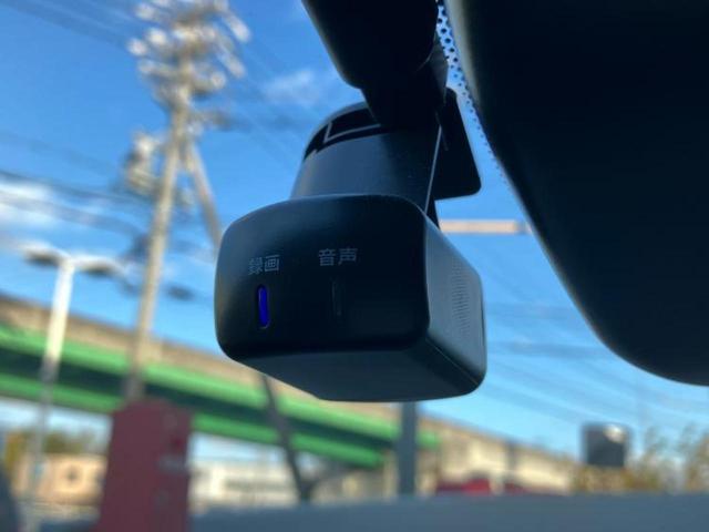 ノート Ｘ　純正　９インチ　ＳＤナビ／インテリジェントルームミラー／衝突安全装置／アラウンドビューモニター／車線逸脱防止支援システム／ドライブレコーダー　純正／ヘッドランプ　ＬＥＤ／Ｂｌｕｅｔｏｏｔｈ接続　ＥＴＣ（42枚目）