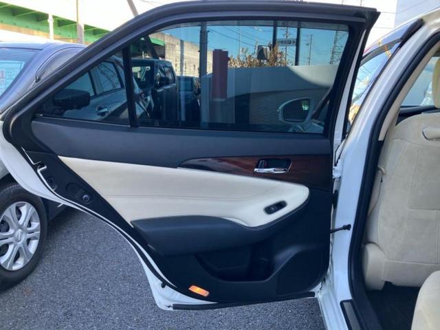 クラウンハイブリッド ハイブリッドロイヤルサルーン　新品タイヤ／純正　８インチ　メモリーナビ／シートヒーター／ヘッドランプ　ＨＩＤ／Ｂｌｕｅｔｏｏｔｈ接続／ＥＴＣ／ＥＢＤ付ＡＢＳ／横滑り防止装置／アイドリングストップ／クルーズコントロール　バックカメラ（7枚目）