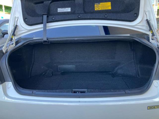 クラウンハイブリッド ハイブリッドロイヤルサルーン　新品タイヤ／純正　８インチ　メモリーナビ／シートヒーター／ヘッドランプ　ＨＩＤ／Ｂｌｕｅｔｏｏｔｈ接続／ＥＴＣ／ＥＢＤ付ＡＢＳ／横滑り防止装置／アイドリングストップ／クルーズコントロール　バックカメラ（8枚目）