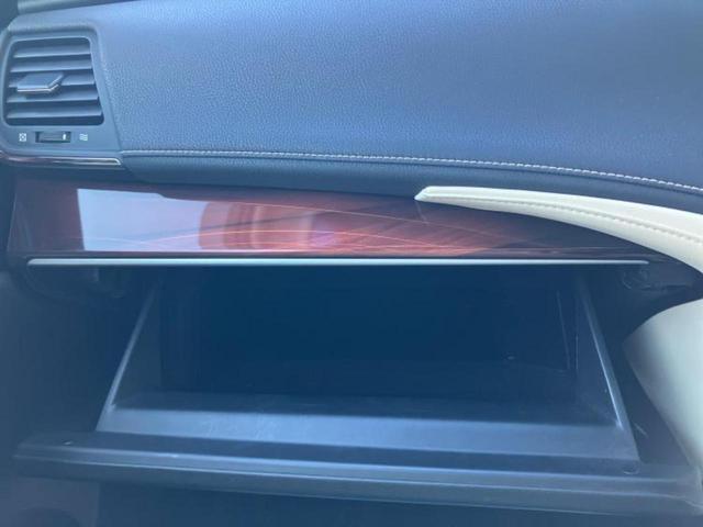 クラウンハイブリッド ハイブリッドロイヤルサルーン　新品タイヤ／純正　８インチ　メモリーナビ／シートヒーター／ヘッドランプ　ＨＩＤ／Ｂｌｕｅｔｏｏｔｈ接続／ＥＴＣ／ＥＢＤ付ＡＢＳ／横滑り防止装置／アイドリングストップ／クルーズコントロール　バックカメラ（42枚目）