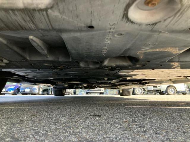 クラウンハイブリッド ハイブリッドロイヤルサルーン　新品タイヤ／純正　８インチ　メモリーナビ／シートヒーター／ヘッドランプ　ＨＩＤ／Ｂｌｕｅｔｏｏｔｈ接続／ＥＴＣ／ＥＢＤ付ＡＢＳ／横滑り防止装置／アイドリングストップ／クルーズコントロール　バックカメラ（54枚目）