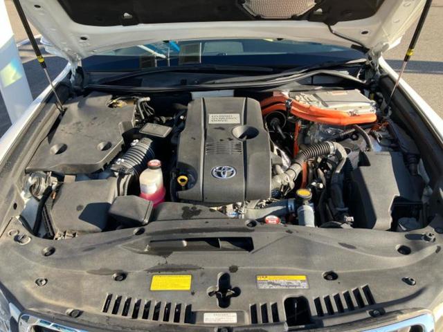 クラウンハイブリッド ハイブリッドロイヤルサルーン　新品タイヤ／純正　８インチ　メモリーナビ／シートヒーター／ヘッドランプ　ＨＩＤ／Ｂｌｕｅｔｏｏｔｈ接続／ＥＴＣ／ＥＢＤ付ＡＢＳ／横滑り防止装置／アイドリングストップ／クルーズコントロール　バックカメラ（55枚目）