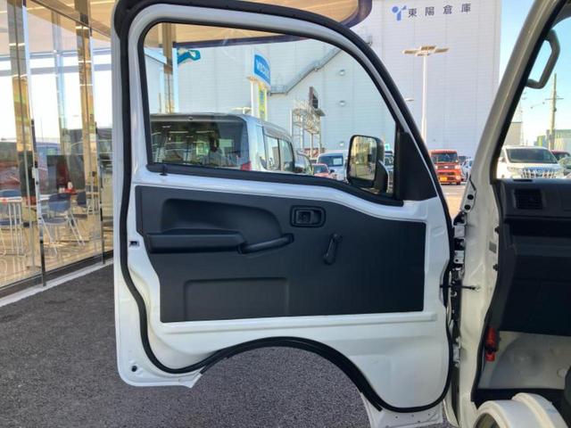 ハイゼットトラック ４ＷＤスタンダード　保証書／スマートアシスト（トヨタ・ダイハツ）／車線逸脱防止支援システム／届出済未使用車／禁煙車／パワーステアリング／オートライト／取扱説明書／アクセサリーソケット／ヘッドライトレベライザー／ラジオ（5枚目）