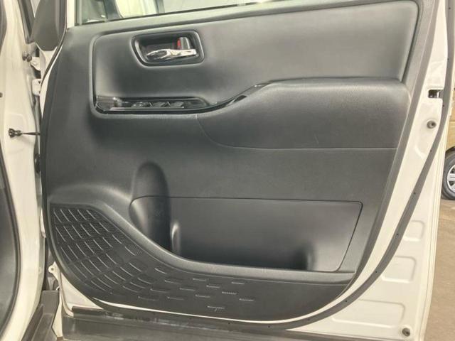 ノア ハイブリッドＳｉダブルバイビー３　保証書／純正　１０インチ　ＳＤナビ／フリップダウンモニター　純正　１２．１インチ／トヨタセーフティセンス／両側電動スライドドア／シートヒーター／車線逸脱防止支援システム／シート　ハーフレザー（22枚目）