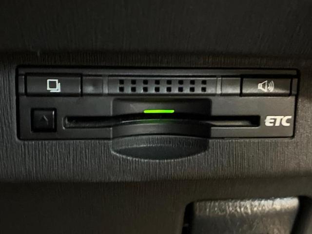 プリウス Ｓ　純正　ＳＤナビ／ドライブレコーダー　前後／ヘッドランプ　ＨＩＤ／ＥＴＣ／ＥＢＤ付ＡＢＳ／横滑り防止装置／バックモニター／フルセグＴＶ／エアバッグ　運転席／エアバッグ　助手席／エアバッグ　サイド（18枚目）