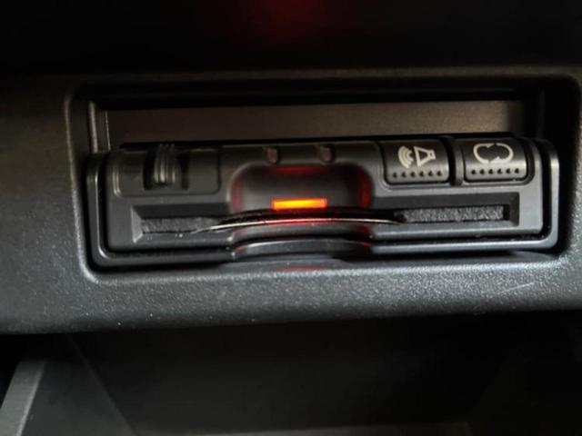 エルグランド ハイウェイスターS 新品タイヤ/保証書/純正 SDナビ/フリップダウンモニター/両側電動スライドドア/シート ハーフレザー/ヘッドランプ LED/Bluetooth接続/ETC/EBD付ABS/横滑り防止装置 DVD再生(17枚目)