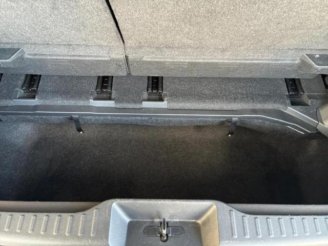 エルグランド ハイウェイスターS 新品タイヤ/保証書/純正 SDナビ/フリップダウンモニター/両側電動スライドドア/シート ハーフレザー/ヘッドランプ LED/Bluetooth接続/ETC/EBD付ABS/横滑り防止装置 DVD再生(29枚目)