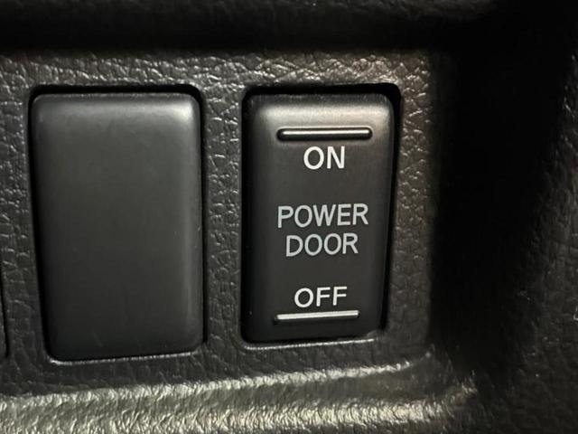 エルグランド ハイウェイスターS 新品タイヤ/保証書/純正 SDナビ/フリップダウンモニター/両側電動スライドドア/シート ハーフレザー/ヘッドランプ LED/Bluetooth接続/ETC/EBD付ABS/横滑り防止装置 DVD再生(32枚目)