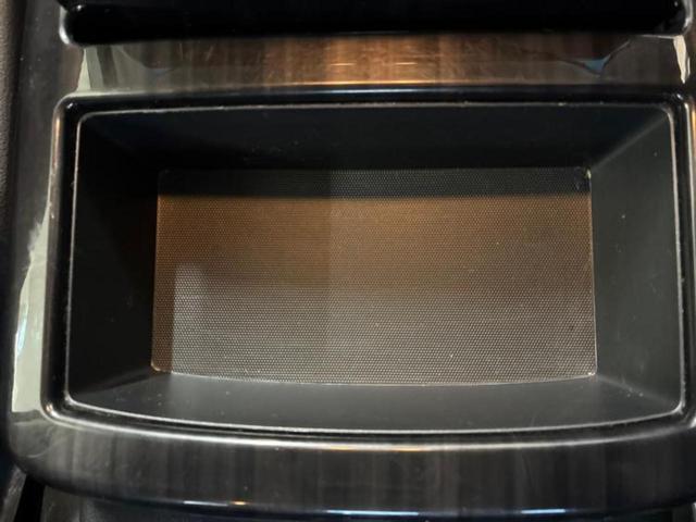 エルグランド ハイウェイスターS 新品タイヤ/保証書/純正 SDナビ/フリップダウンモニター/両側電動スライドドア/シート ハーフレザー/ヘッドランプ LED/Bluetooth接続/ETC/EBD付ABS/横滑り防止装置 DVD再生(36枚目)