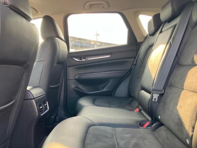 ＷＥＣＡＲＳでは各商談席に大型モニターをご用意しております！見やすい大画面でゆったりと全国の在庫をご覧いただけます！是非ご来店お待ちしております！