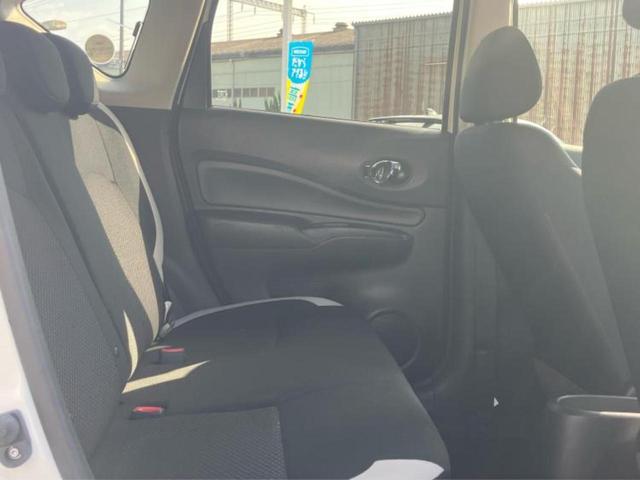 ノート X Vセレクション 保証書/純正 SDナビ/衝突安全装置/車線逸脱防止支援システム/ETC/EBD付ABS/横滑り防止装置/アイドリングストップ/地上波デジタルチューナー/エアバッグ 運転席/エアバッグ 助手席(5枚目)