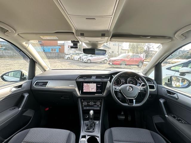 ゴルフトゥーラン ＴＤＩ　コンフォートライン　フロントアシスト　ドライブレーコダー　ＡＰＰＬＥＣＡＲＰＬＡＹ　純正ワイド型ナビ　バックカメラ　レンアシスト（12枚目）