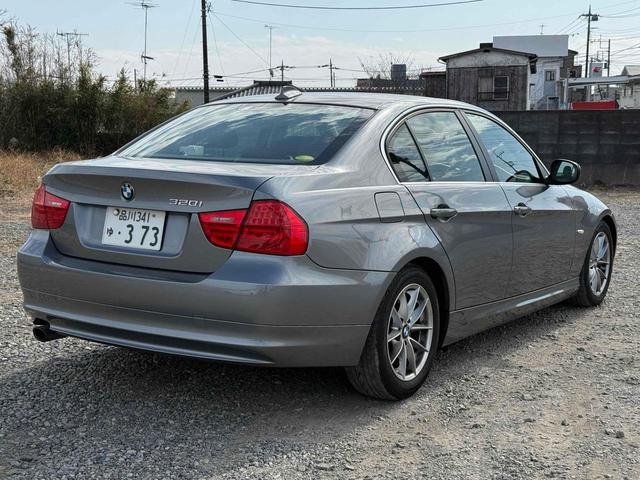 ３シリーズ ３２０ｉ　ハイラインパッケージ　ドライブレコーダー　ナビ　アルミホイール　オートライト　ＨＩＤ　パワーシート　スマートキー　シートヒーター　ＡＴ　盗難防止システム　ＡＢＳ　ＣＤ　エアコン　パワーステアリング　パワーウィンドウ（15枚目）