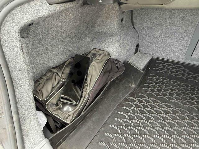 ３シリーズ ３２０ｉ　ハイラインパッケージ　ドライブレコーダー　ナビ　アルミホイール　オートライト　ＨＩＤ　パワーシート　スマートキー　シートヒーター　ＡＴ　盗難防止システム　ＡＢＳ　ＣＤ　エアコン　パワーステアリング　パワーウィンドウ（24枚目）
