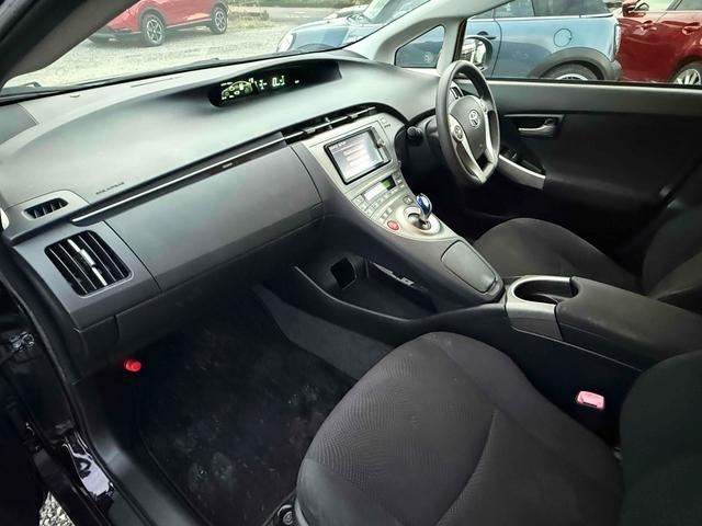 プリウス S ETC ナビ TV アルミホイール オートライト HID スマートキー 電動格納ミラー CVT 盗難防止システム 衝突安全ボディ ABS ESC CD DVD再生 Bluetooth エアコン(47枚目)