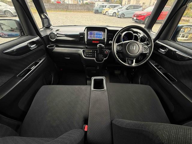 N-BOXカスタム G ターボSSパッケージ ドライブレコーダー ETC バックカメラ 両側電動スライドドア ナビ オートクルーズコントロール オートライト HID スマートキー アイドリングストップ 電動格納ミラー ベンチシート CVT(2枚目)