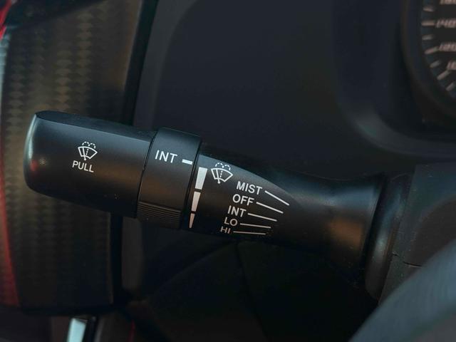 ８６ ＧＴリミテッド　ＥＴＣ　ＭＴ　オートライト　ＨＩＤ　スマートキー　電動格納ミラー　シートヒーター　アルミホイール　盗難防止システム　衝突安全ボディ　ＡＢＳ　ＥＳＣ　エアコン　パワーステアリング　パワーウィンドウ（9枚目）