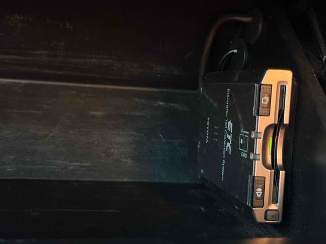 ８６ ＧＴリミテッド　ＥＴＣ　ＭＴ　オートライト　ＨＩＤ　スマートキー　電動格納ミラー　シートヒーター　アルミホイール　盗難防止システム　衝突安全ボディ　ＡＢＳ　ＥＳＣ　エアコン　パワーステアリング　パワーウィンドウ（11枚目）