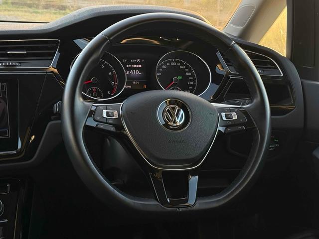 ゴルフトゥーラン ＴＳＩ　ハイライン　ドライブレコーダー　ＥＴＣ　バックカメラ　ナビ　ＴＶ　クリアランスソナー　オートクルーズコントロール　パークアシスト　スマートキー　アイドリングストップ　電動格納ミラー　シートヒーター　ＡＴ（3枚目）