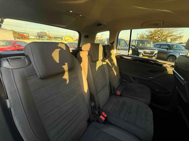 ゴルフトゥーラン ＴＳＩ　ハイライン　ドライブレコーダー　ＥＴＣ　バックカメラ　ナビ　ＴＶ　クリアランスソナー　オートクルーズコントロール　パークアシスト　スマートキー　アイドリングストップ　電動格納ミラー　シートヒーター　ＡＴ（11枚目）