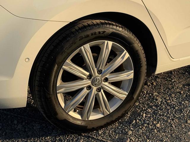 ゴルフトゥーラン ＴＳＩ　ハイライン　ドライブレコーダー　ＥＴＣ　バックカメラ　ナビ　ＴＶ　クリアランスソナー　オートクルーズコントロール　パークアシスト　スマートキー　アイドリングストップ　電動格納ミラー　シートヒーター　ＡＴ（19枚目）