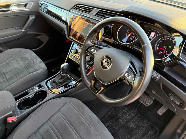 ゴルフトゥーラン ＴＳＩ　ハイライン　ドライブレコーダー　ＥＴＣ　バックカメラ　ナビ　ＴＶ　クリアランスソナー　オートクルーズコントロール　パークアシスト　スマートキー　アイドリングストップ　電動格納ミラー　シートヒーター　ＡＴ（29枚目）