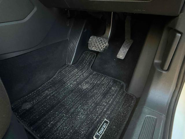 ゴルフトゥーラン ＴＳＩ　ハイライン　ドライブレコーダー　ＥＴＣ　バックカメラ　ナビ　ＴＶ　クリアランスソナー　オートクルーズコントロール　パークアシスト　スマートキー　アイドリングストップ　電動格納ミラー　シートヒーター　ＡＴ（31枚目）