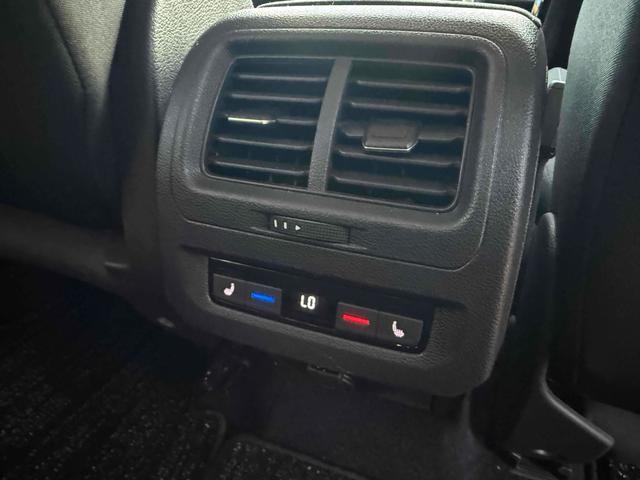 ゴルフトゥーラン ＴＳＩ　ハイライン　ドライブレコーダー　ＥＴＣ　バックカメラ　ナビ　ＴＶ　クリアランスソナー　オートクルーズコントロール　パークアシスト　スマートキー　アイドリングストップ　電動格納ミラー　シートヒーター　ＡＴ（38枚目）