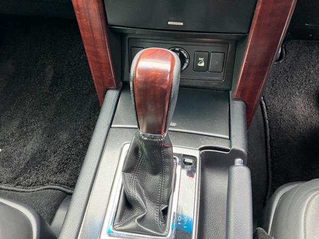 ランドクルーザープラド ＴＸ　Ｌパッケージ　ユーザー様買取車／７人乗り／レザーシート／シートヒーター／クルーズコントロール／純正ナビ／フルセグＴＶ／Ｂカメラ／ＥＴＣ／スマートキー／プッシュスタート／前後ドラレコ（22枚目）