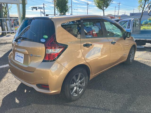 ノート ｅ－パワー　メダリスト　ブラックアロー　ワンオーナー／アラウンドビューモニター（7枚目）