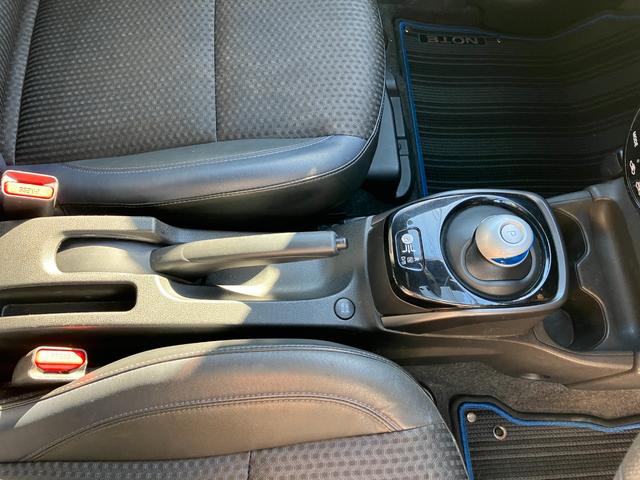 ノート ｅ－パワー　メダリスト　ブラックアロー　ワンオーナー／アラウンドビューモニター（20枚目）