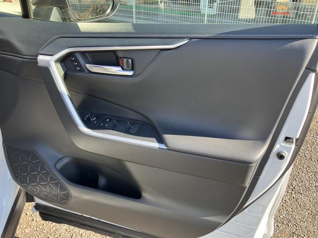 RAV4 G Zパッケージ モデリスタエアロ・クールシャインキット/10.5インチ純正ナビ/全周囲カメラ/1オーナー/当社買取車両(18枚目)